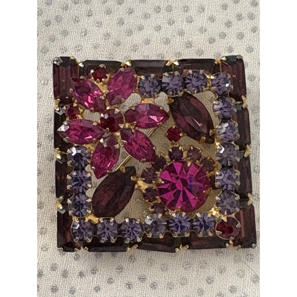 Vintage JULIANA SQUARE BROOCH Pink‎ Purples Red Tiered 3D Gold Tone